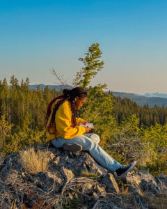 Devotional-Bible-Reading-RockRidge-Canyon-Young-Life-Interns-at-Ranger-Station-3