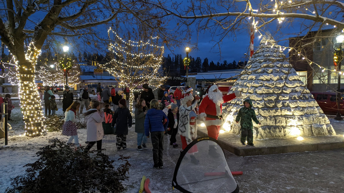 Community Christmas Tree Lighting Town Square - Shonah N